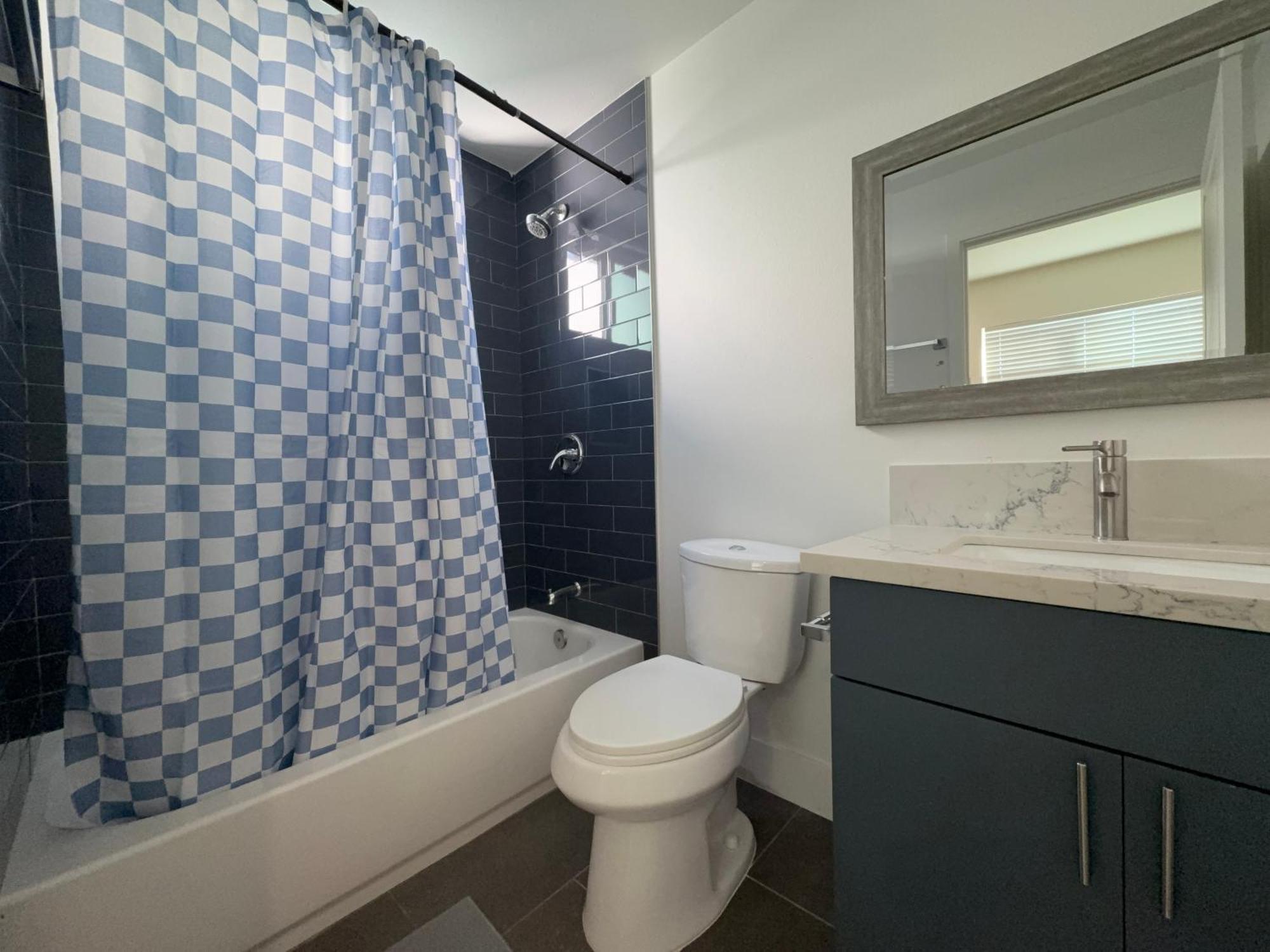 The Blue - Private Albergue *